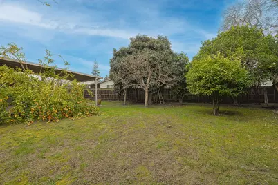 8411 Burns Place, Stockton, CA 95209 - Photo 21