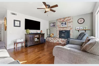 9076 Glenbury Court, Elk Grove, CA 95624 - Photo 9