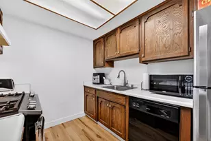 1052 Clinton Rd, Sacramento, CA 95825 - Photo 15