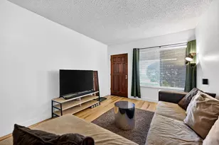 1052 Clinton Rd, Sacramento, CA 95825 - Photo 9