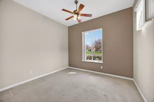 9272 Salmon Creek Dr, Elk Grove, CA 95624 - Photo 35