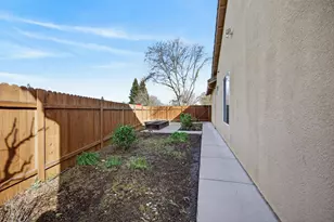 9272 Salmon Creek Dr, Elk Grove, CA 95624 - Photo 47
