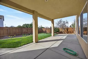 9272 Salmon Creek Dr, Elk Grove, CA 95624 - Photo 41