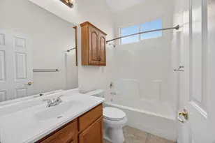 9272 Salmon Creek Dr, Elk Grove, CA 95624 - Photo 37