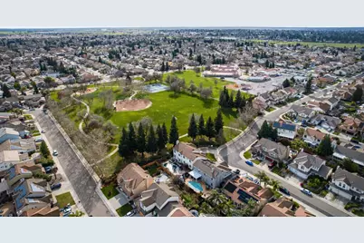 9272 Salmon Creek Drive, Elk Grove, CA 95624 - Photo 51