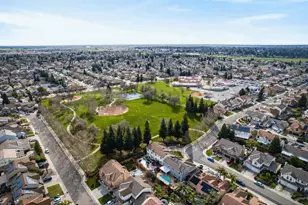 9272 Salmon Creek Dr, Elk Grove, CA 95624 - Photo 51