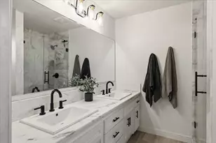 8041 Alta Vista Ln, Citrus Heights, CA 95610 - Photo 17