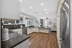 8397 La Riviera Dr, Sacramento, CA 95826 - Photo 17