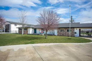 1559 Daphne Ln, Yuba City, CA 95993 - Photo 9