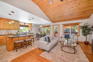 12590 Crimson Ct, Auburn, CA 95603 - Photo 17