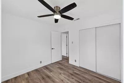 6701 Golf View Drive, Sacramento, CA 95822 - Photo 17