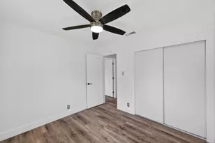6701 Golf View Dr, Sacramento, CA 95822 - Photo 17