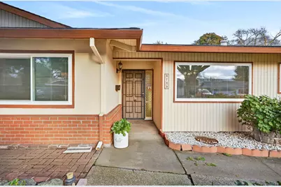 9723 Parktree Way, Elk Grove, CA 95624 - Photo 3