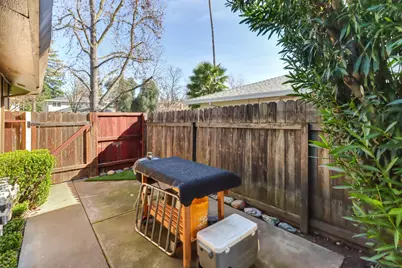 831 Cathedral Court, Sacramento, CA 95825 - Photo 29