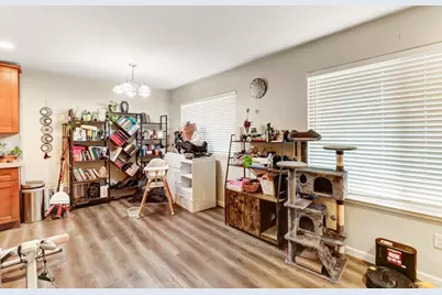 831 Cathedral Court, Sacramento, CA 95825 - Photo 35