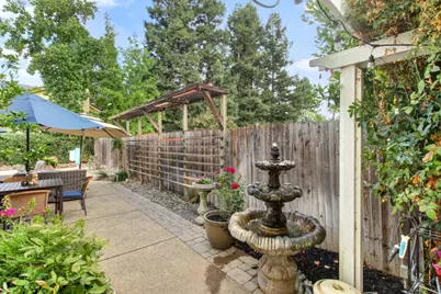 9220 Cupertino Drive, Elk Grove, CA 95624 - Photo 59