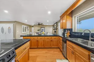 11845 Goldfinch Ct, Penn Valley, CA 95946 - Photo 9