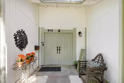 912 Los Robles, Davis, CA 95618 - Photo 3