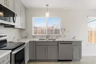 9464 Roseport Way, Sacramento, CA 95826 - Photo 9