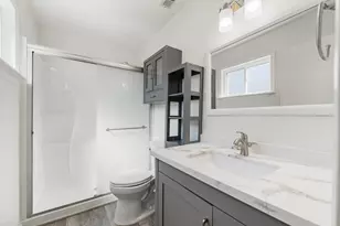 9464 Roseport Way, Sacramento, CA 95826 - Photo 21