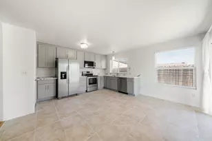 9464 Roseport Way, Sacramento, CA 95826 - Photo 13