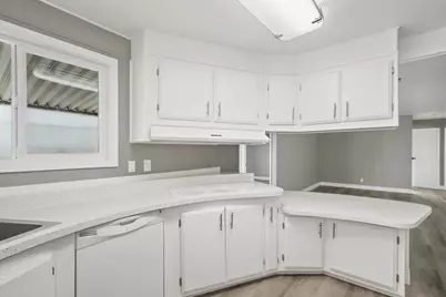 139 Davis Avenue, Sacramento, CA 95823 - Photo 13