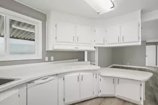 139 Davis Ave, Sacramento, CA 95823 - Photo 13