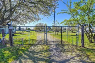 8610 Carlisle, Sacramento, CA 95828 - Photo 3