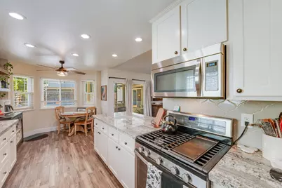 9835 Hans Way, Elk Grove, CA 95624 - Photo 11