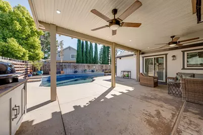 9835 Hans Way, Elk Grove, CA 95624 - Photo 27