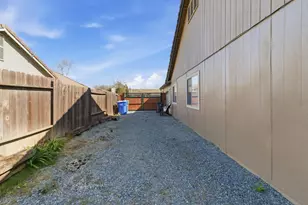 196 Sparrow Dr, Galt, CA 95632 - Photo 35
