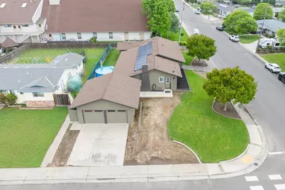 2211 California Street, Escalon, CA 95320 - Photo 3