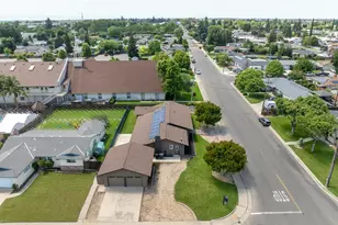 2211 California St, Escalon, CA 95320 - Photo 3