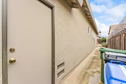 9652 Pasture Rose Way, Elk Grove, CA 95624 - Photo 57