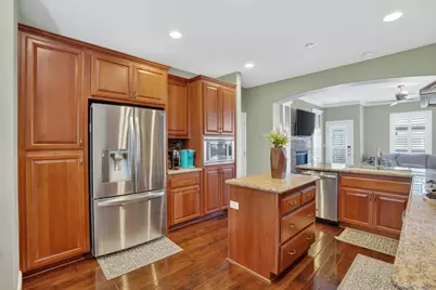 8006 N Linda Isle Lane, Sacramento, CA 95831 - Photo 11