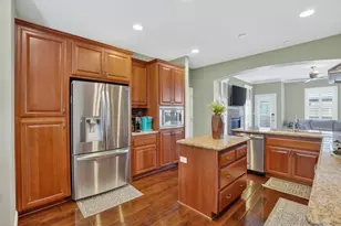 8006 N Linda Isle Ln, Sacramento, CA 95831 - Photo 11