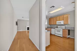 9393 Canmoor Cir, Elk Grove, CA 95758 - Photo 9