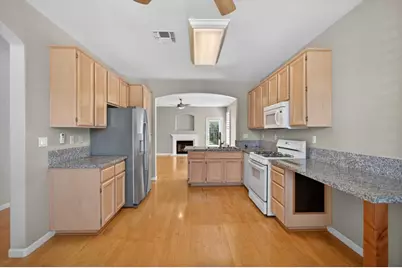 9393 Canmoor Circle, Elk Grove, CA 95758 - Photo 11