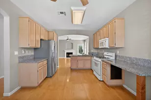 9393 Canmoor Cir, Elk Grove, CA 95758 - Photo 11