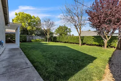 3914 Smithfield Way, Sacramento, CA 95826 - Photo 33