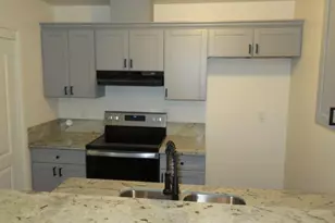 7320 Franklin Blvd, Sacramento, CA 95823 - Photo 3