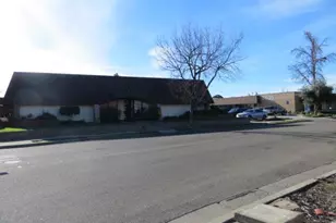 1313 W Robinhood Dr, Stockton, CA 95207 - Photo 5