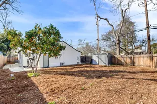 704 6th St, Davis, CA 95616 - Photo 17