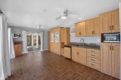 915 Coronado Boulevard, Sacramento, CA 95864 - Photo 73