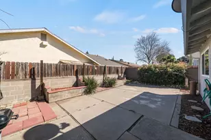 8205 Center Pkwy, Sacramento, CA 95823 - Photo 21
