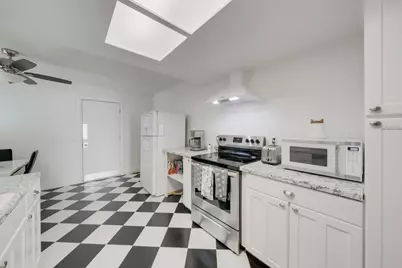 8205 Center Parkway, Sacramento, CA 95823 - Photo 15