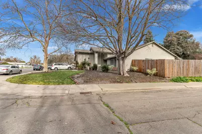 3046 Bridgeford Drive, Sacramento, CA 95833 - Photo 3