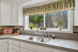 11818 Upper Cir Dr, Grass Valley, CA 95949 - Photo 9