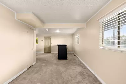 7565 Hillmont Drive, Oakland, CA 94605 - Photo 9