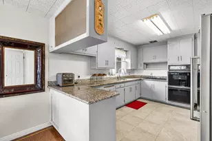 7565 Hillmont Dr, Oakland, CA 94605 - Photo 5